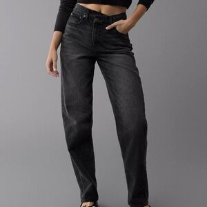 AE Strigid Super High-Waisted Crossover Baggy Straight Jean